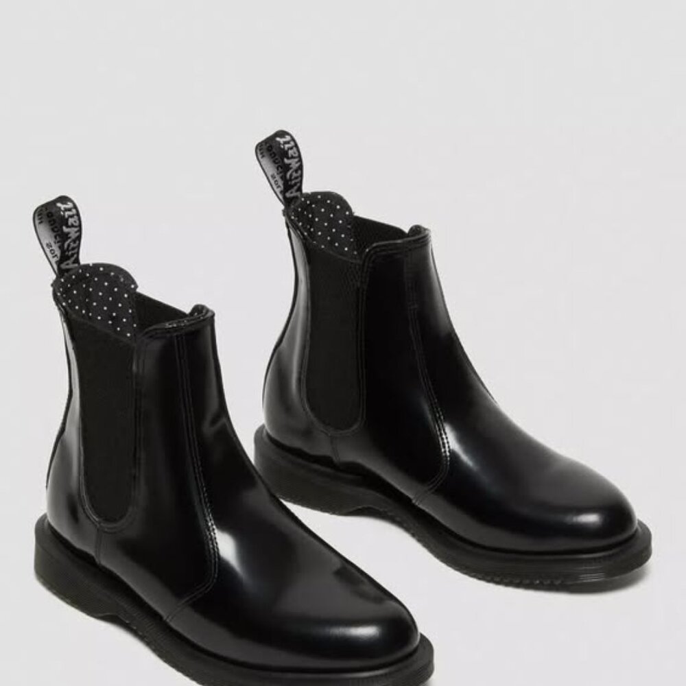 Dr Martens -  Flora Women's Smooth Leather Chelsea Boots - Women's size 8